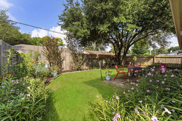 Photo 3 of 19807 N Villages Of Bridgestone Lane, Spring, TX