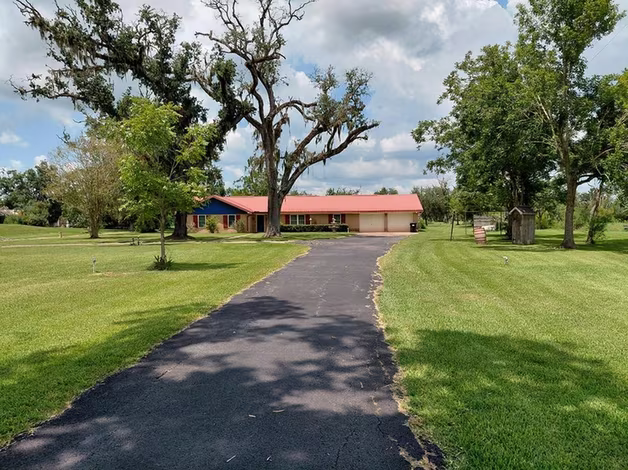 Photo 2 of 1231 County Road 201a, Angleton, TX