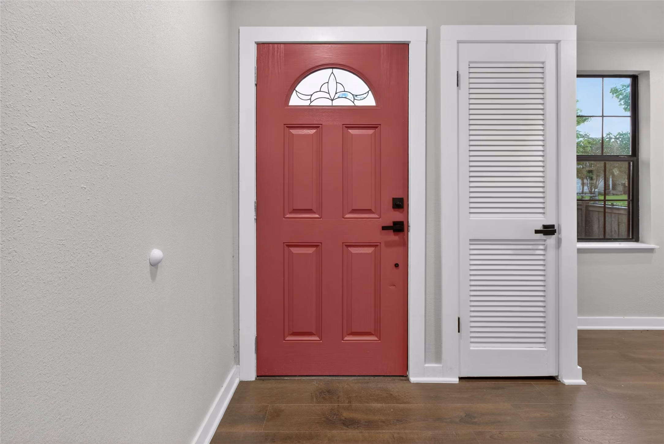 Photo 5 of 428 Van Molan Street, Houston, TX