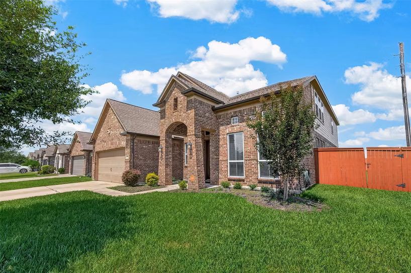 Photo 2 of 1914 Walnut Green Circle, Rosenberg, TX