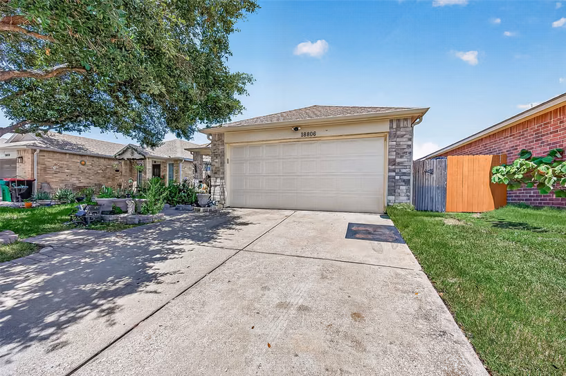 Photo 3 of 18806 Driftwood Springs Drive, Katy, TX