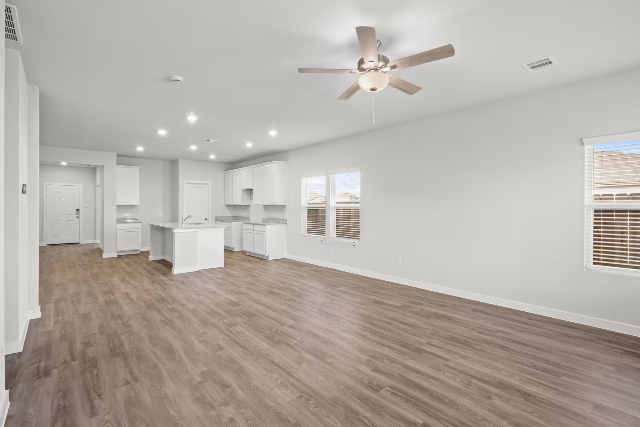 Photo 6 of 618 Cherry Tree Drive, La Marque, TX