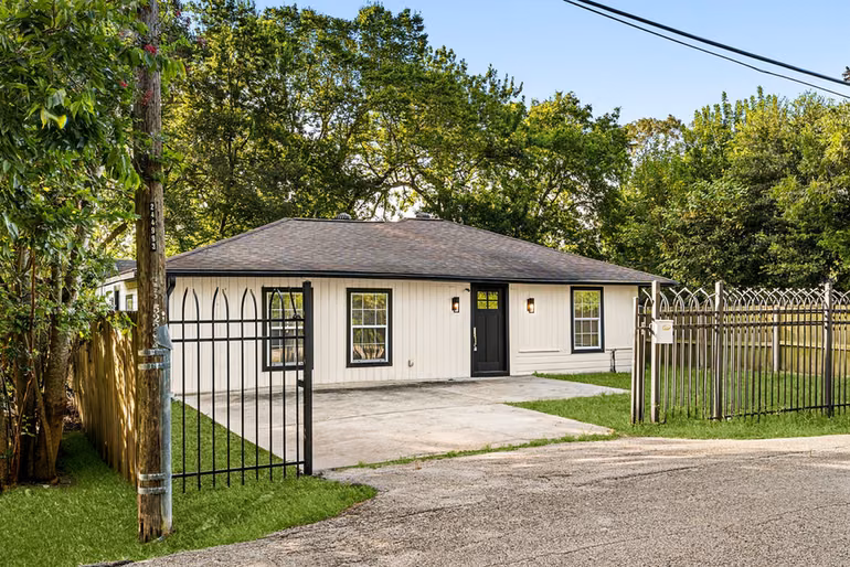 Photo of 6825 London Street, Houston, TX 77021