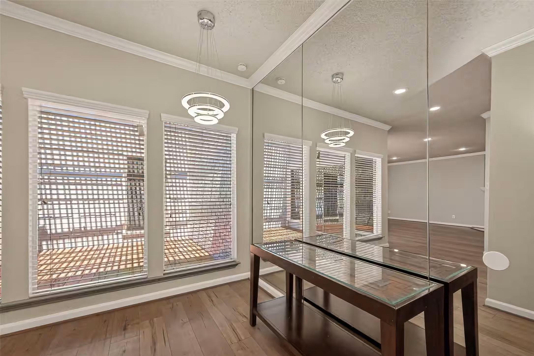 Photo 5 of 4024 Breakwood Drive, Houston, TX