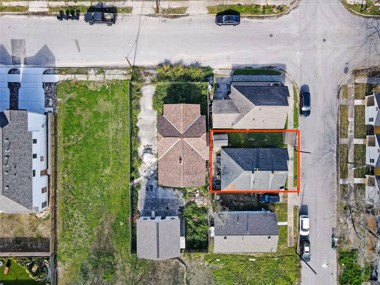 Photo 5 of 2804 Netleton St, Houston, TX