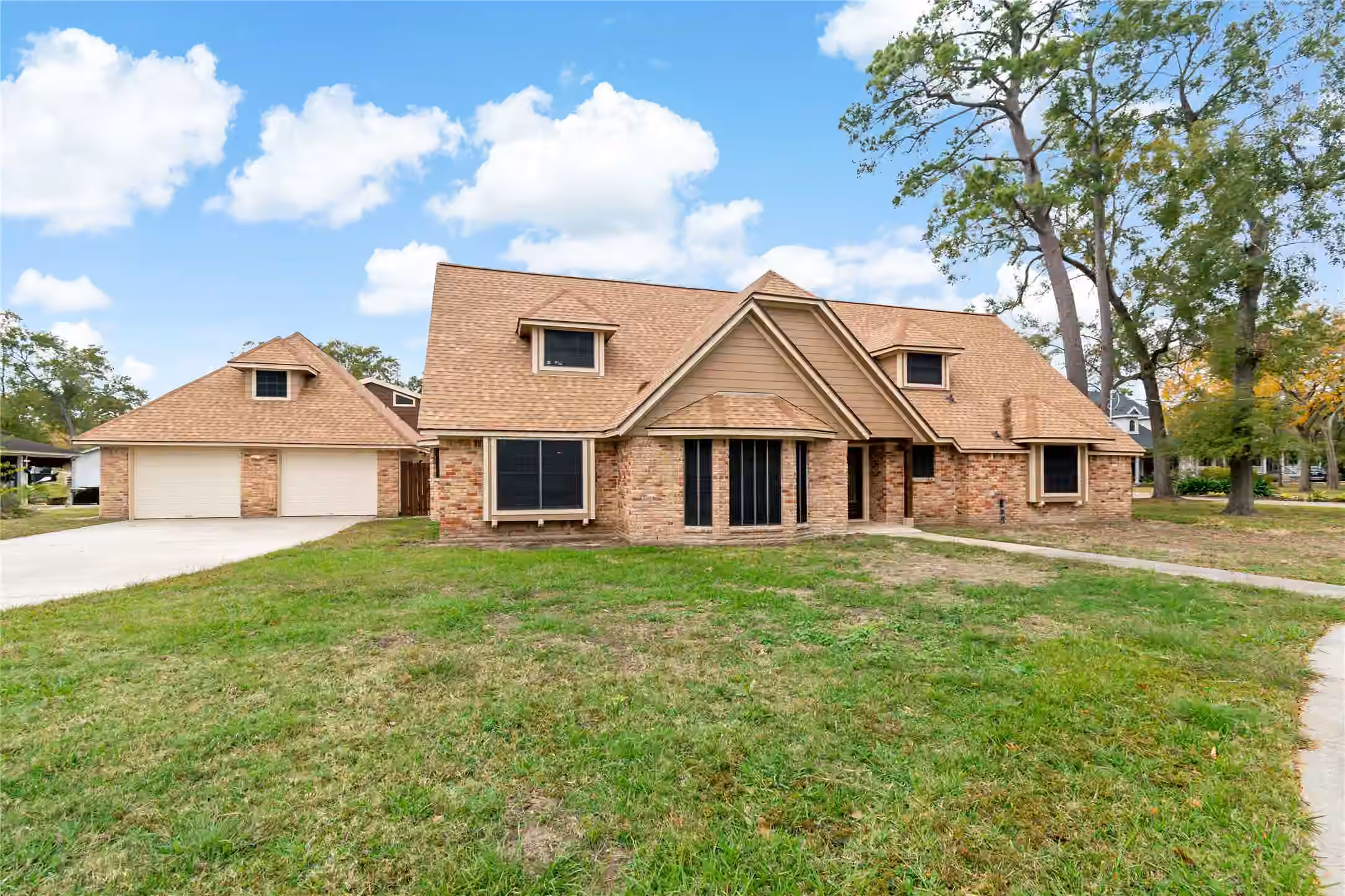 Photo 2 of 2404 Taylor Lane, Pearland, TX