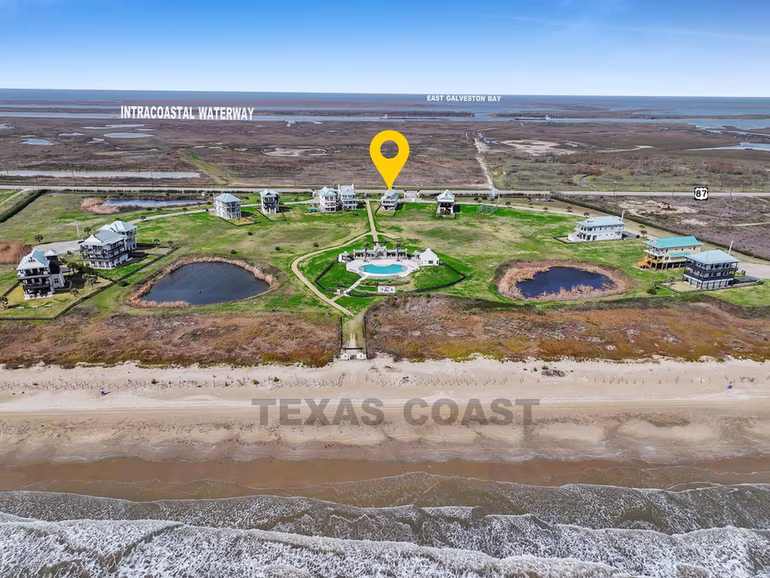 Photo 3 of 402 Seagrass, Gilchrist, TX