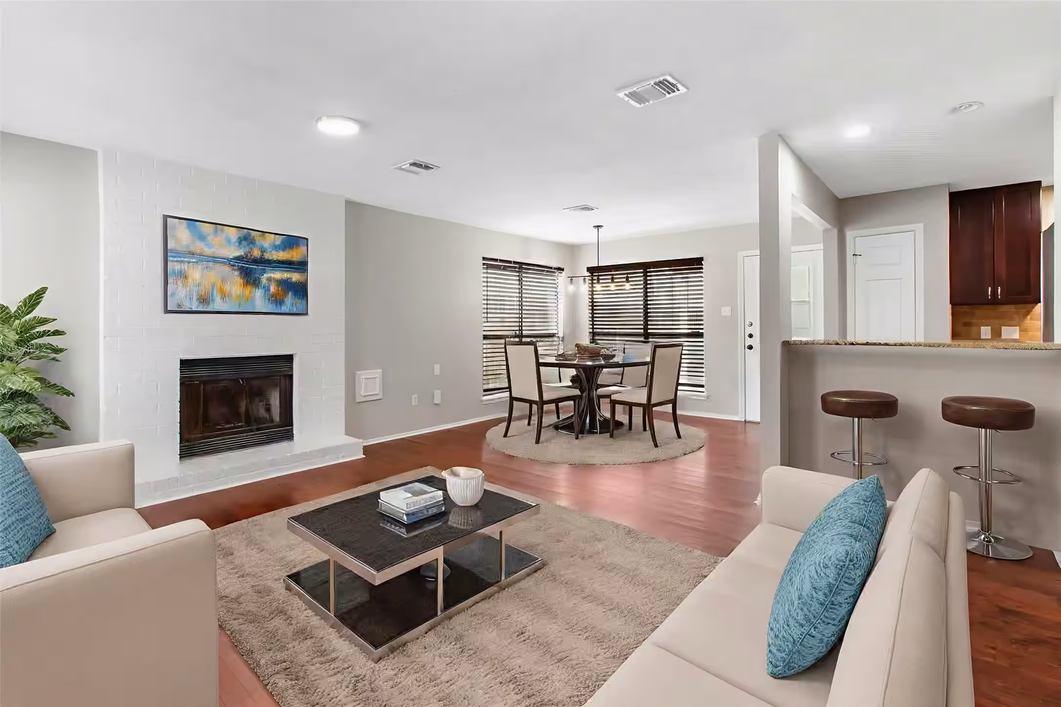 Photo 5 of 102 Summer Crest Circle, The Woodlands, TX