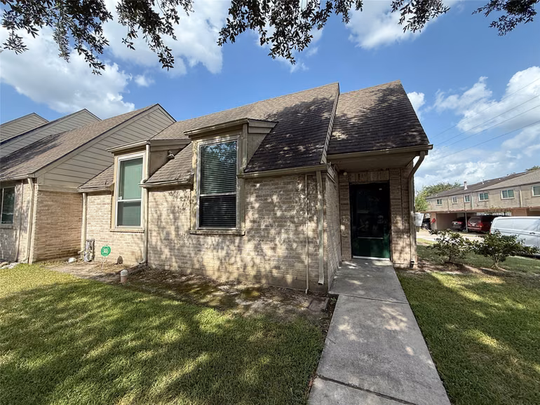 Photo 2 of 15510 Weldon Drive, Houston, TX