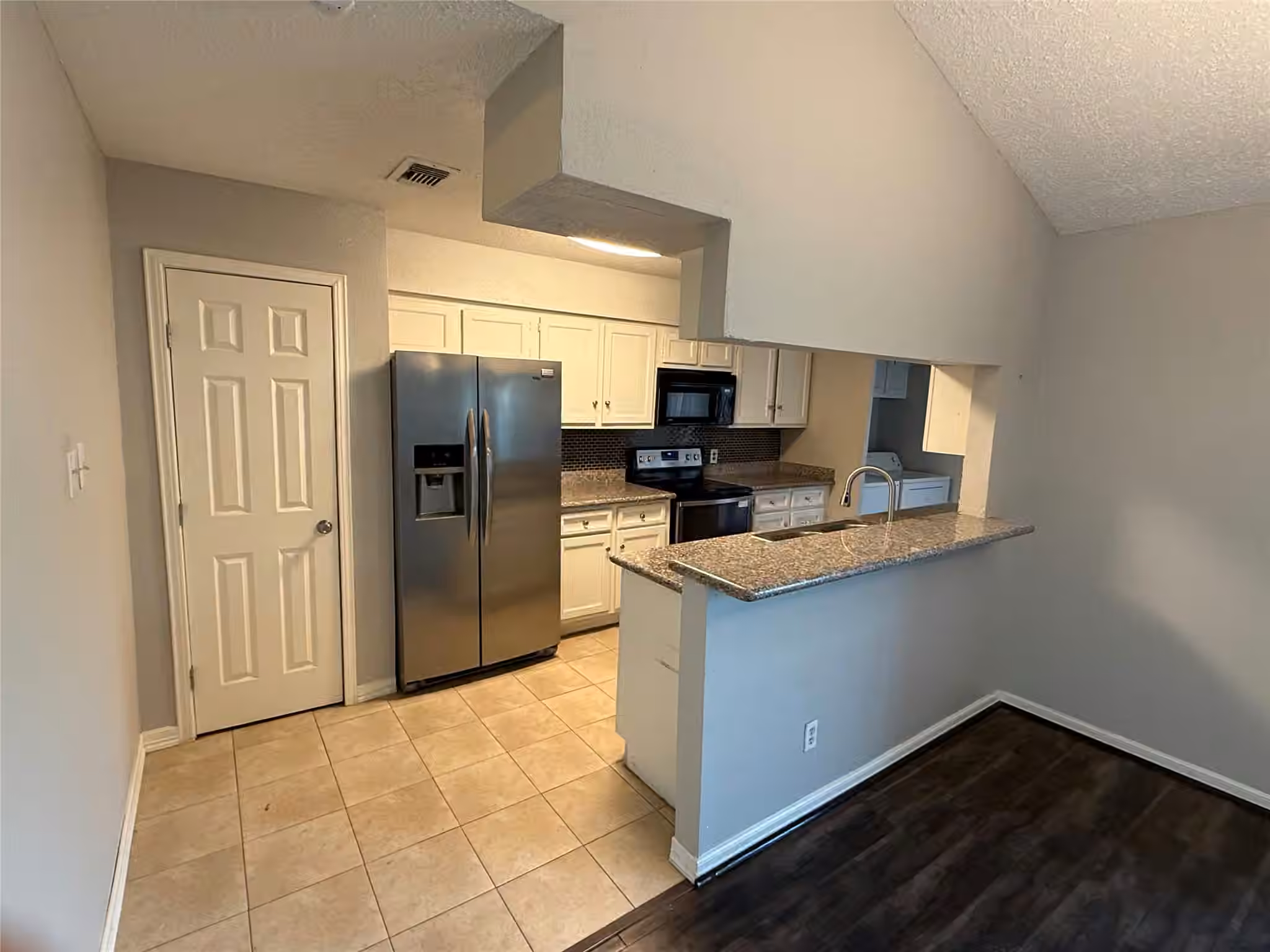 Photo 7 of 15510 Weldon Drive, Houston, TX