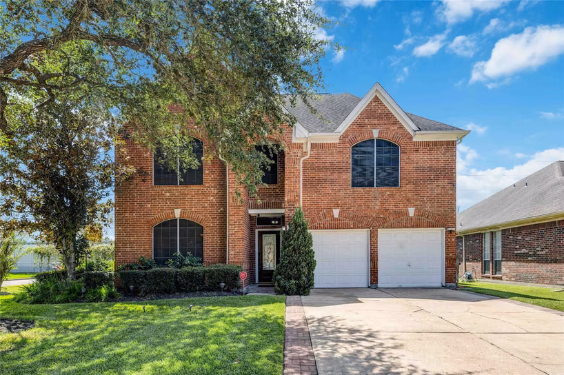 Photo of 11618 Peachwood Lake Drive, Sugar Land, TX 77498