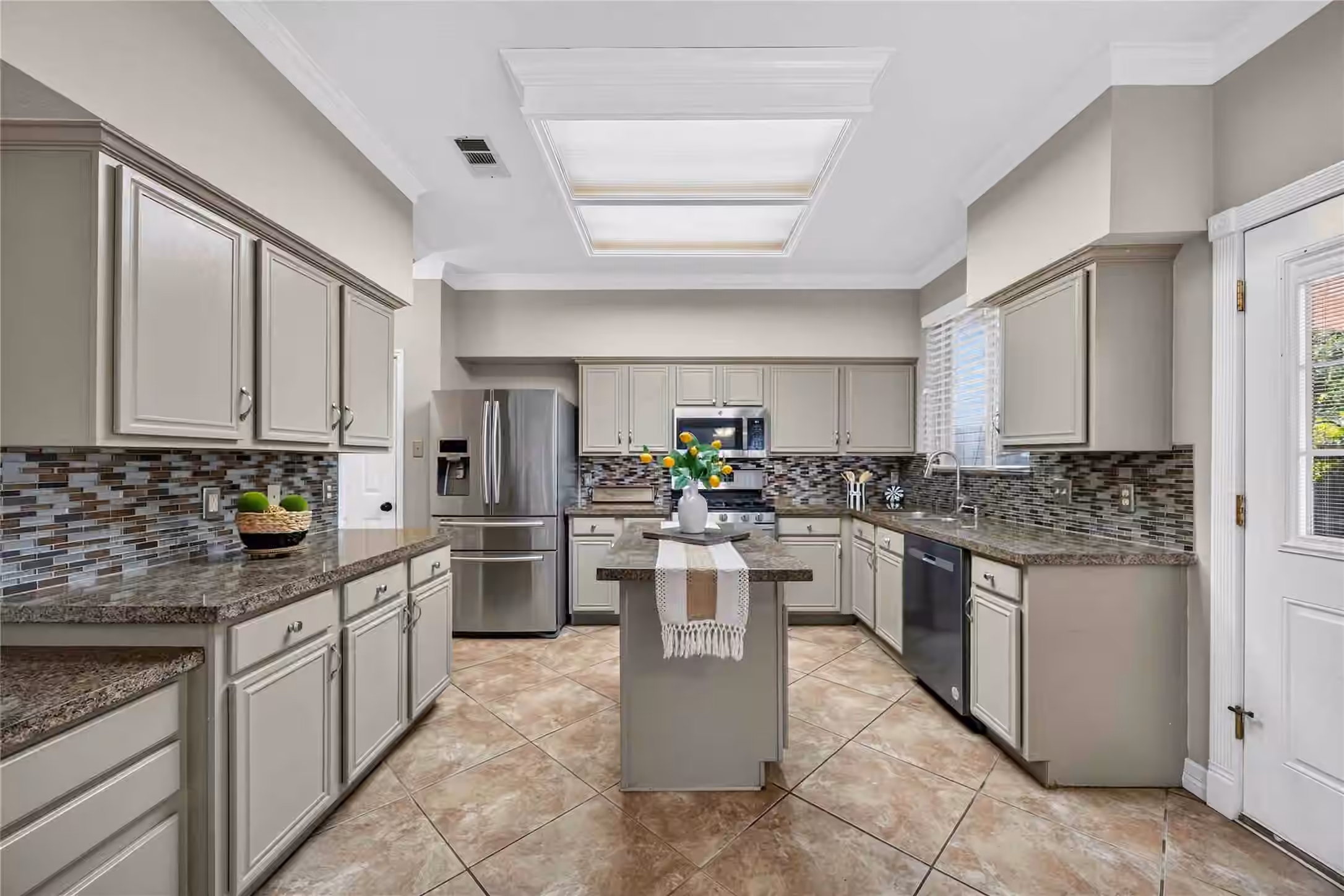 Photo 6 of 11618 Peachwood Lake Drive, Sugar Land, TX