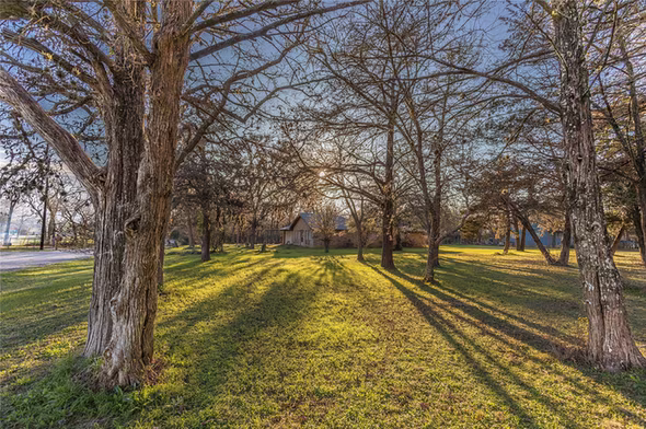 Photo of 125 Forrest Lane, Brenham, TX 77833