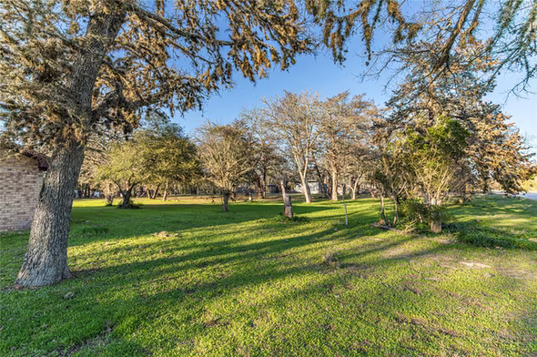 Photo 6 of 125 Forrest Lane, Brenham, TX