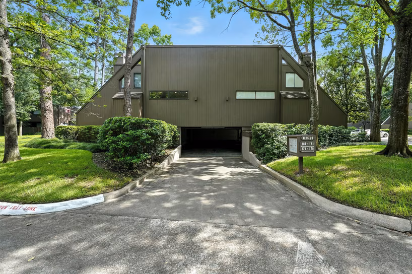 Photo of 171 Litchfield Lane, Houston, TX 77024