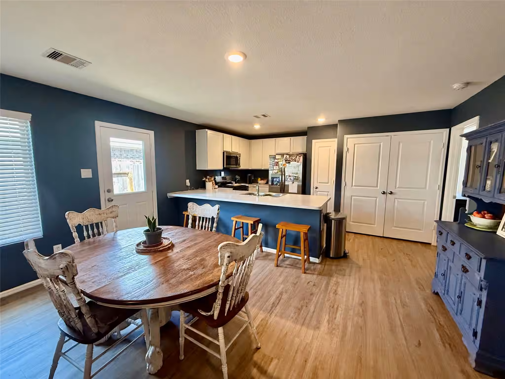 Photo 6 of 216 Bennett Loop, Angleton, TX