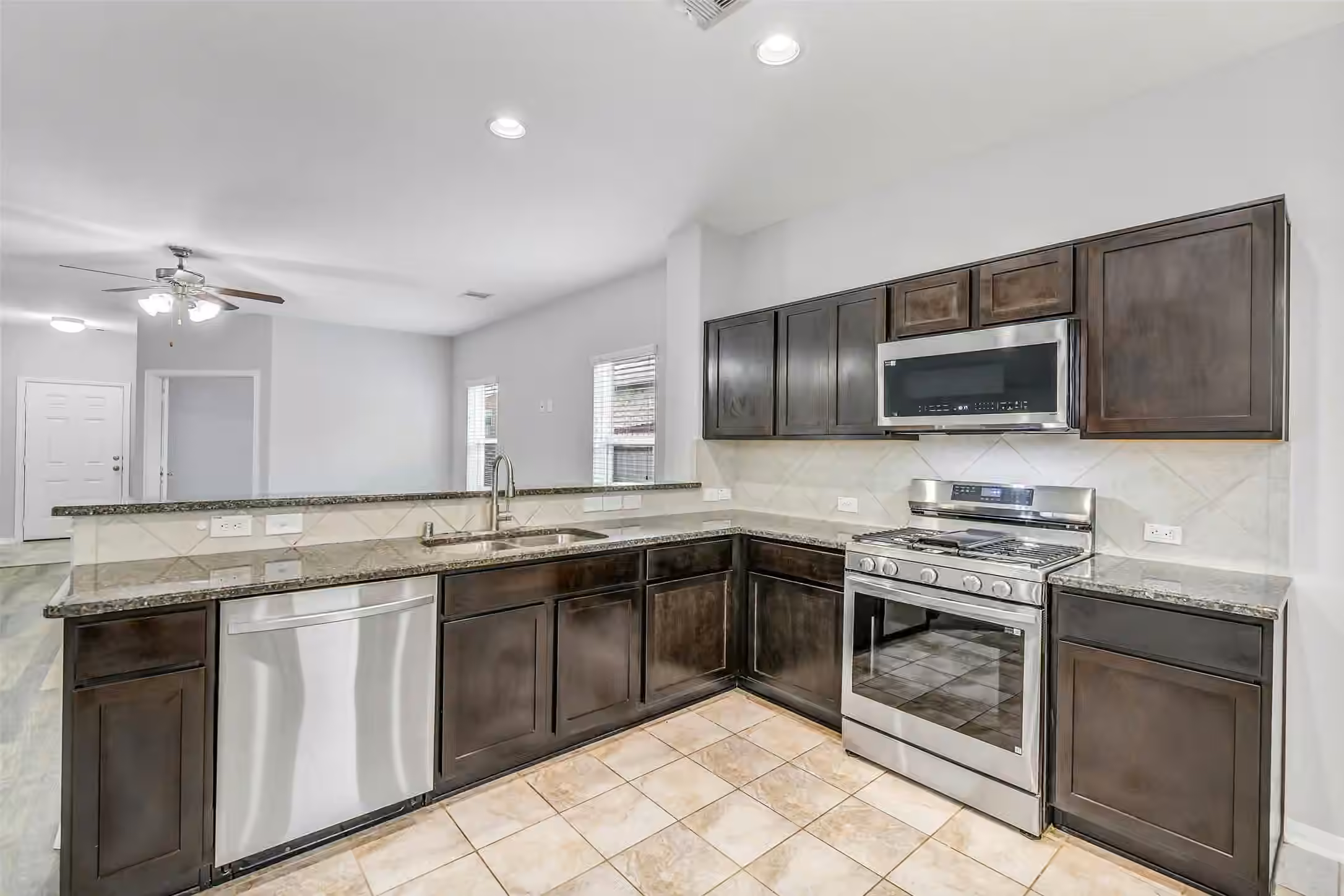 Photo 3 of 18607 Legend Oaks Drive, Magnolia, TX