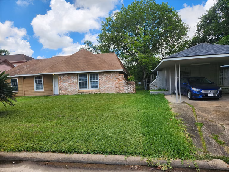 Photo 2 of 4518 Oak Shadows Drive, Houston, TX