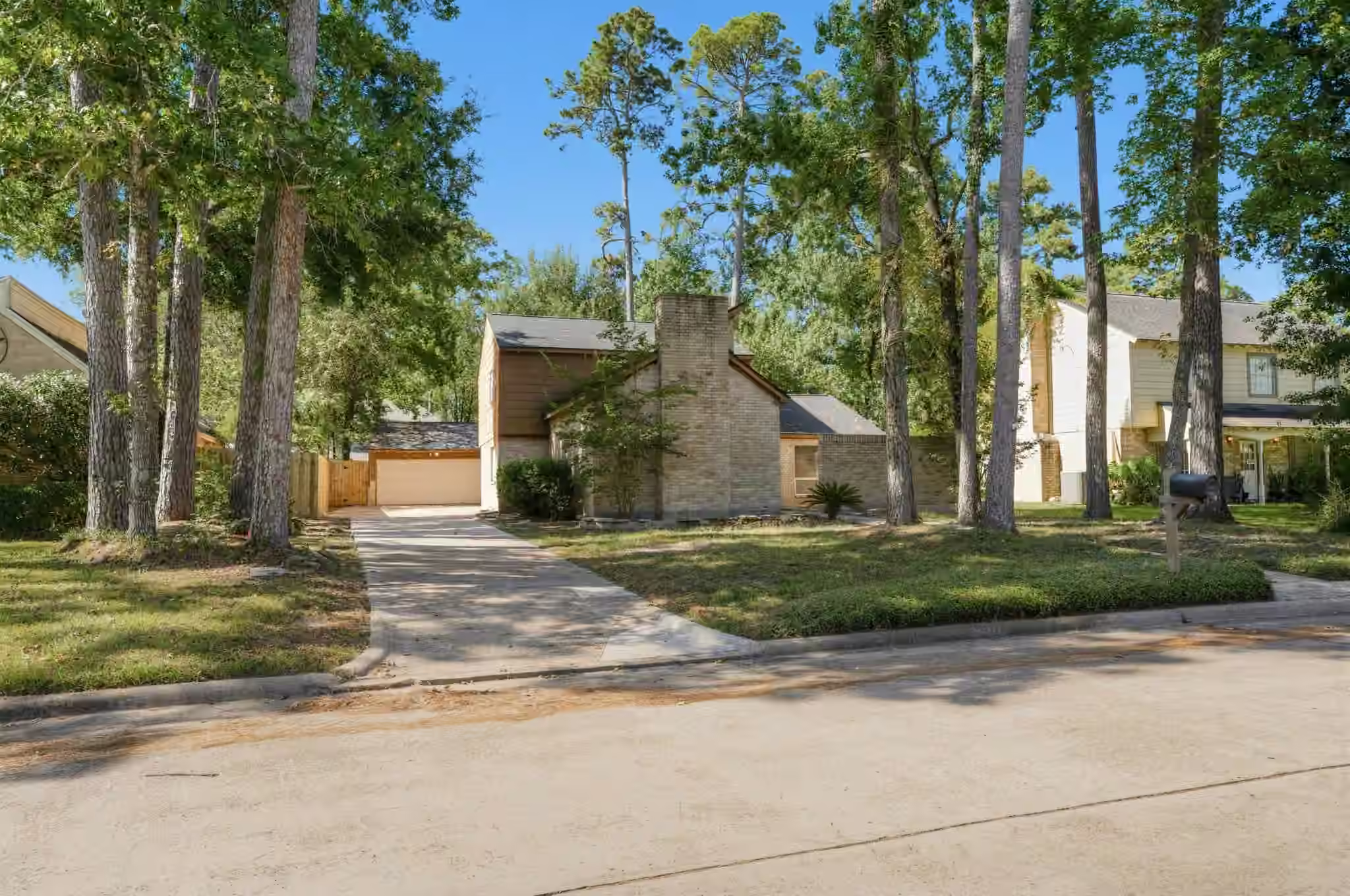 Photo of 2038 Parkdale Drive, Houston, TX