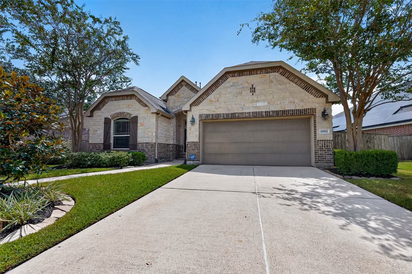 Photo 2 of 19511 Arbor Lodge Drive, Cypress, TX