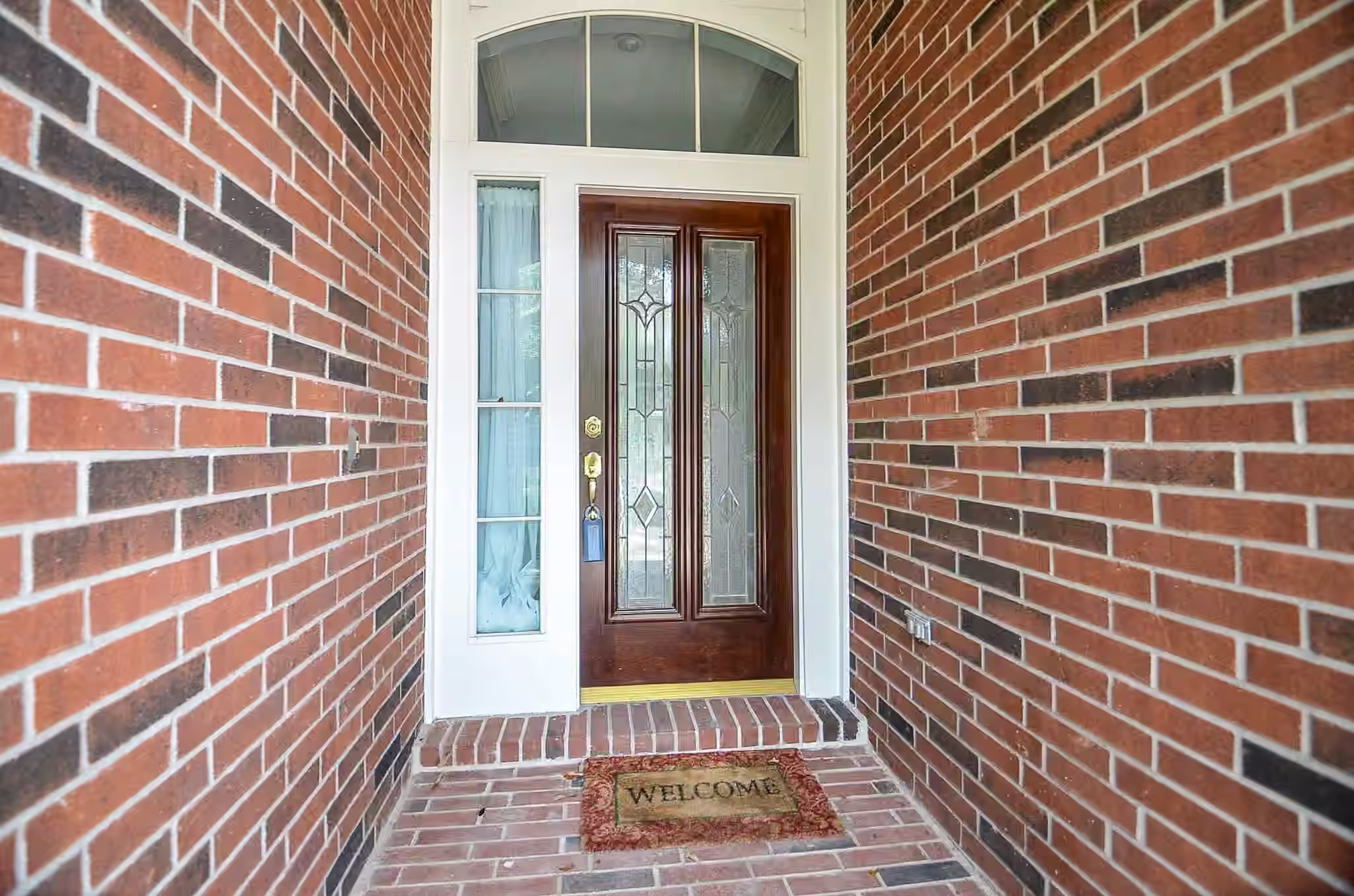 Photo 2 of 4222 Lakeshore Forest Drive, Missouri City, TX