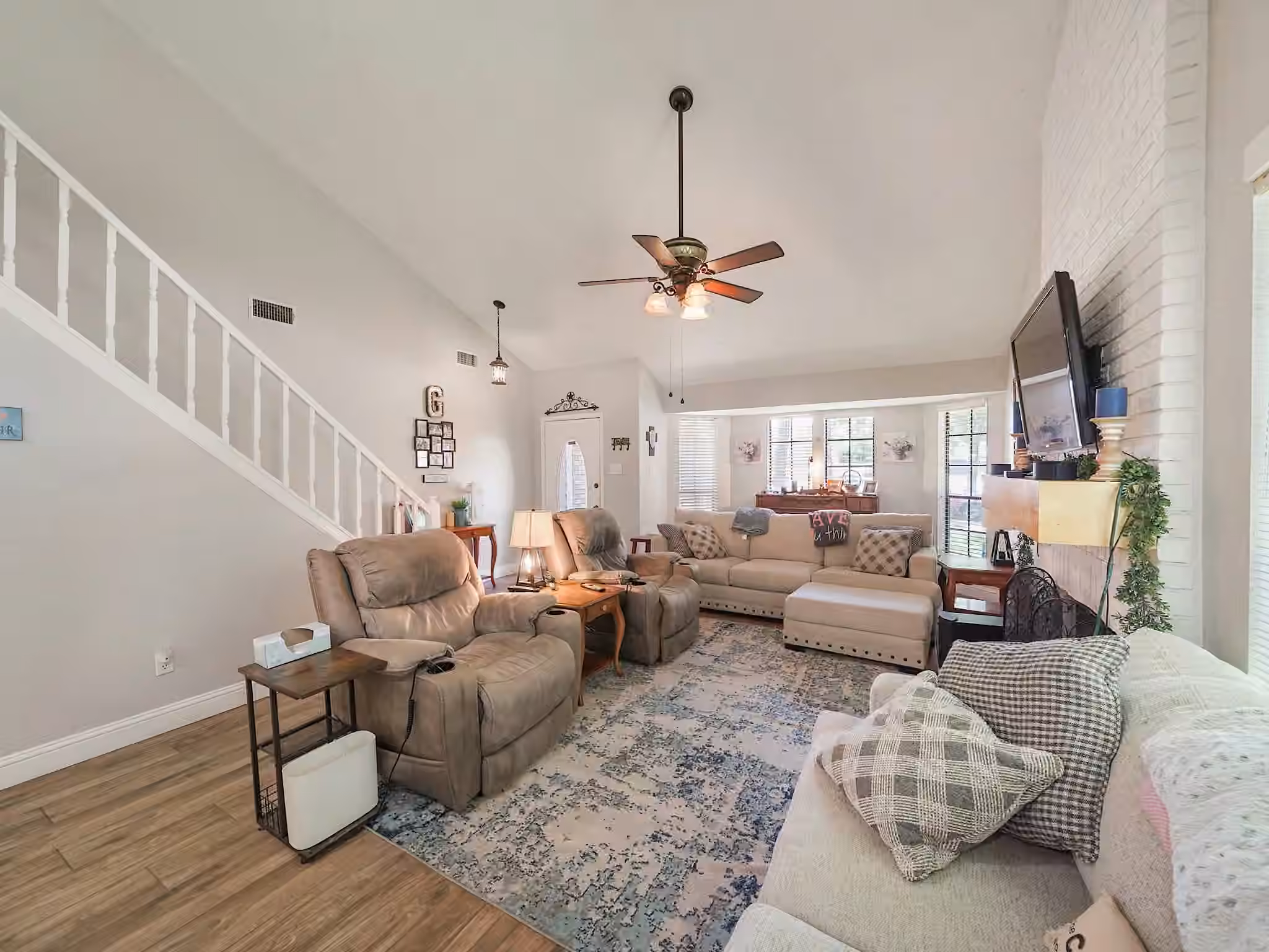 Photo 6 of 8010 Pinyon Creek Court, Houston, TX