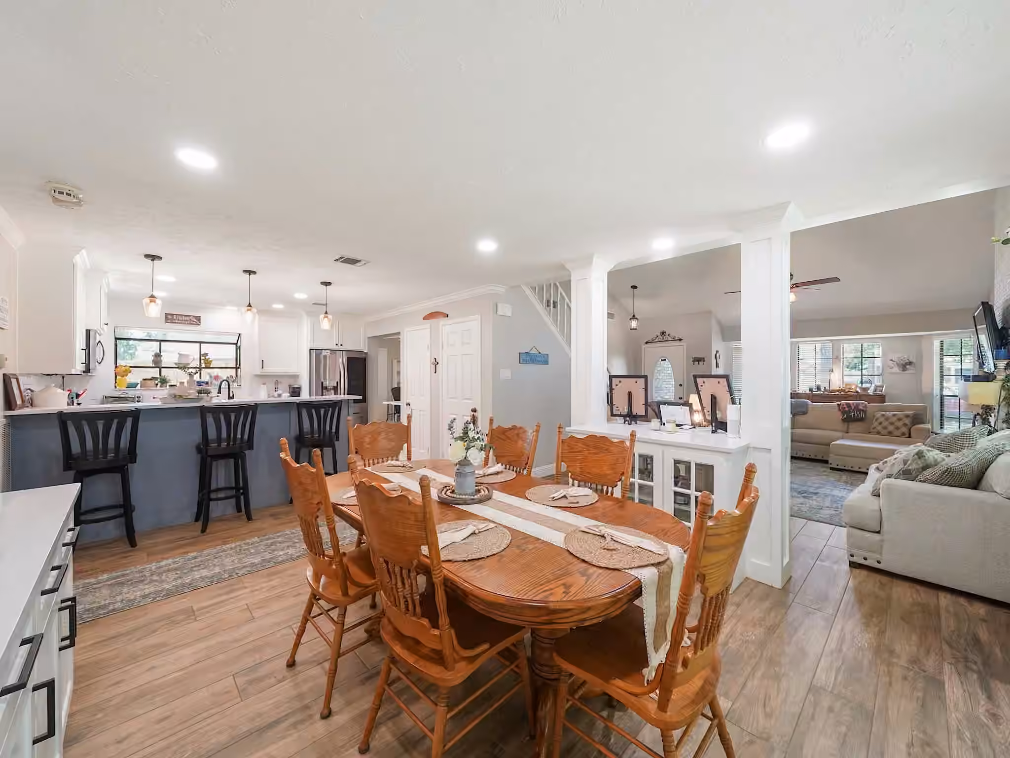 Photo 7 of 8010 Pinyon Creek Court, Houston, TX