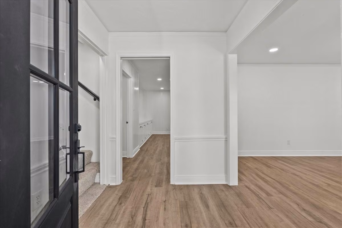Photo 3 of 8011 Richmond Avenue, Houston, TX