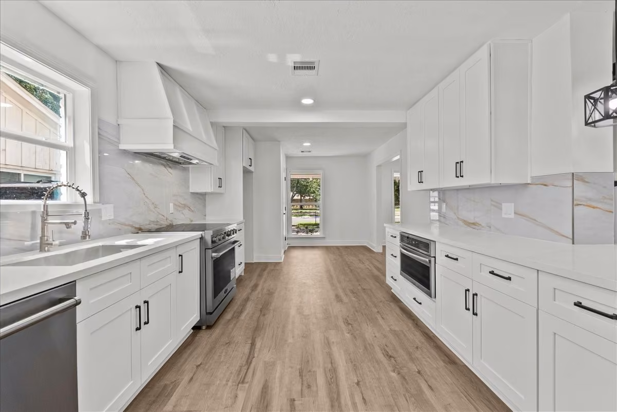 Photo 7 of 8011 Richmond Avenue, Houston, TX