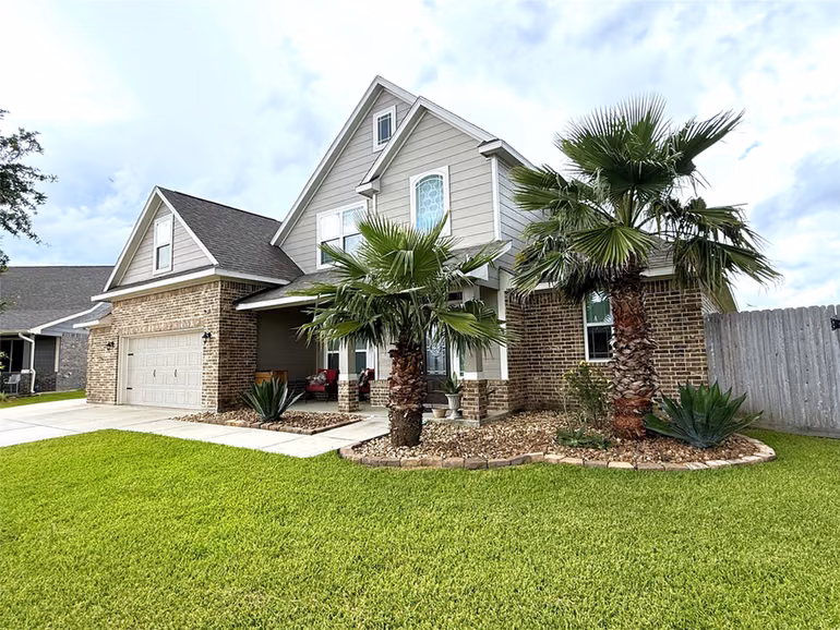 Photo 3 of 11922 Mulberry Drive, Mont Belvieu, TX