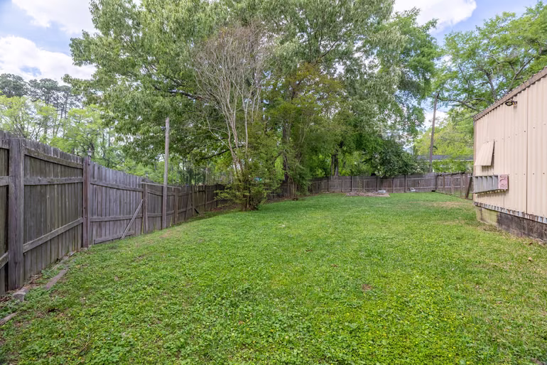 Photo 5 of 201 N Cleveland Avenue, Cleveland, TX