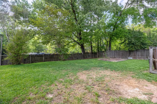 Photo 6 of 201 N Cleveland Avenue, Cleveland, TX