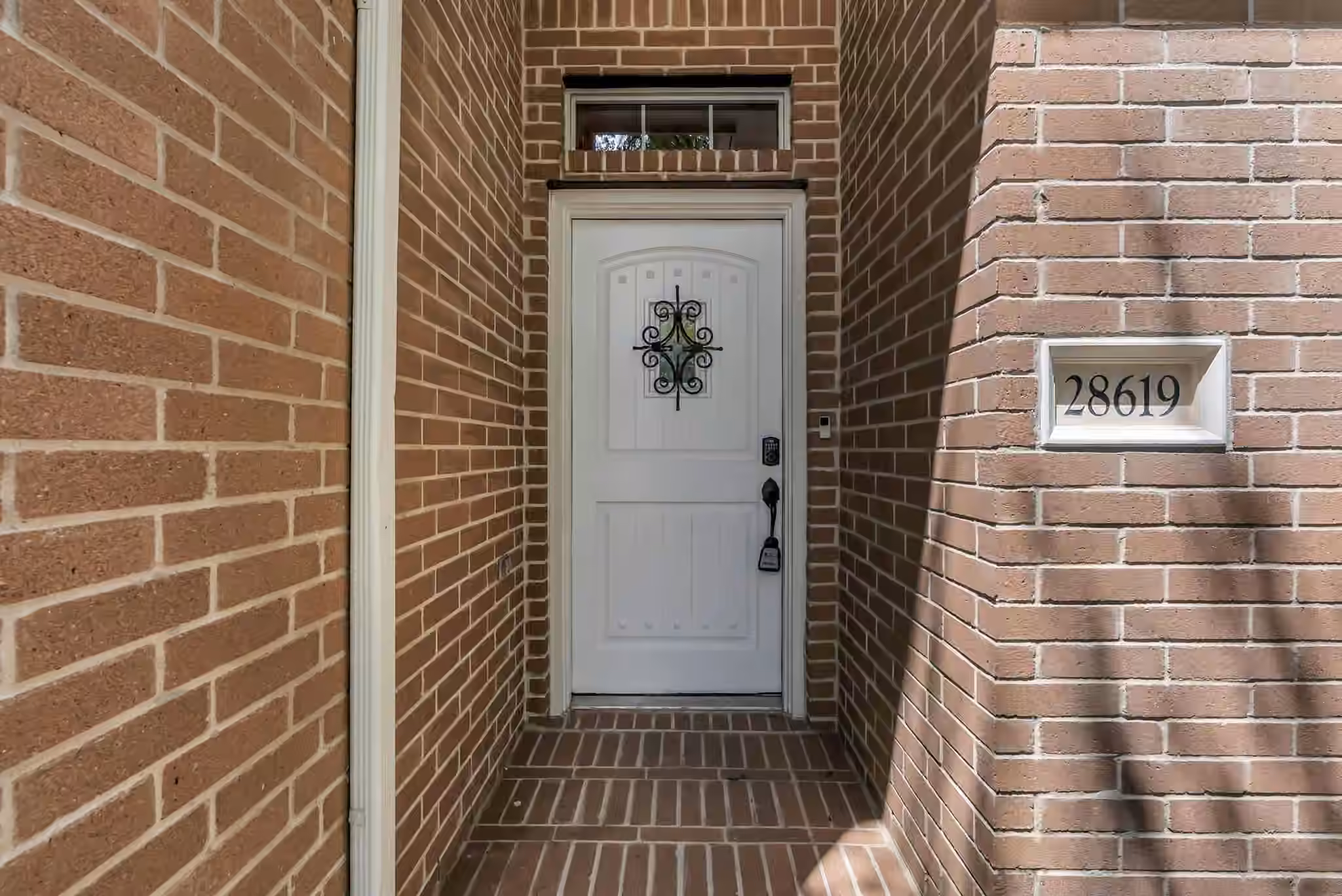 Photo 2 of 28619 Hidden Cove Drive, Magnolia, TX
