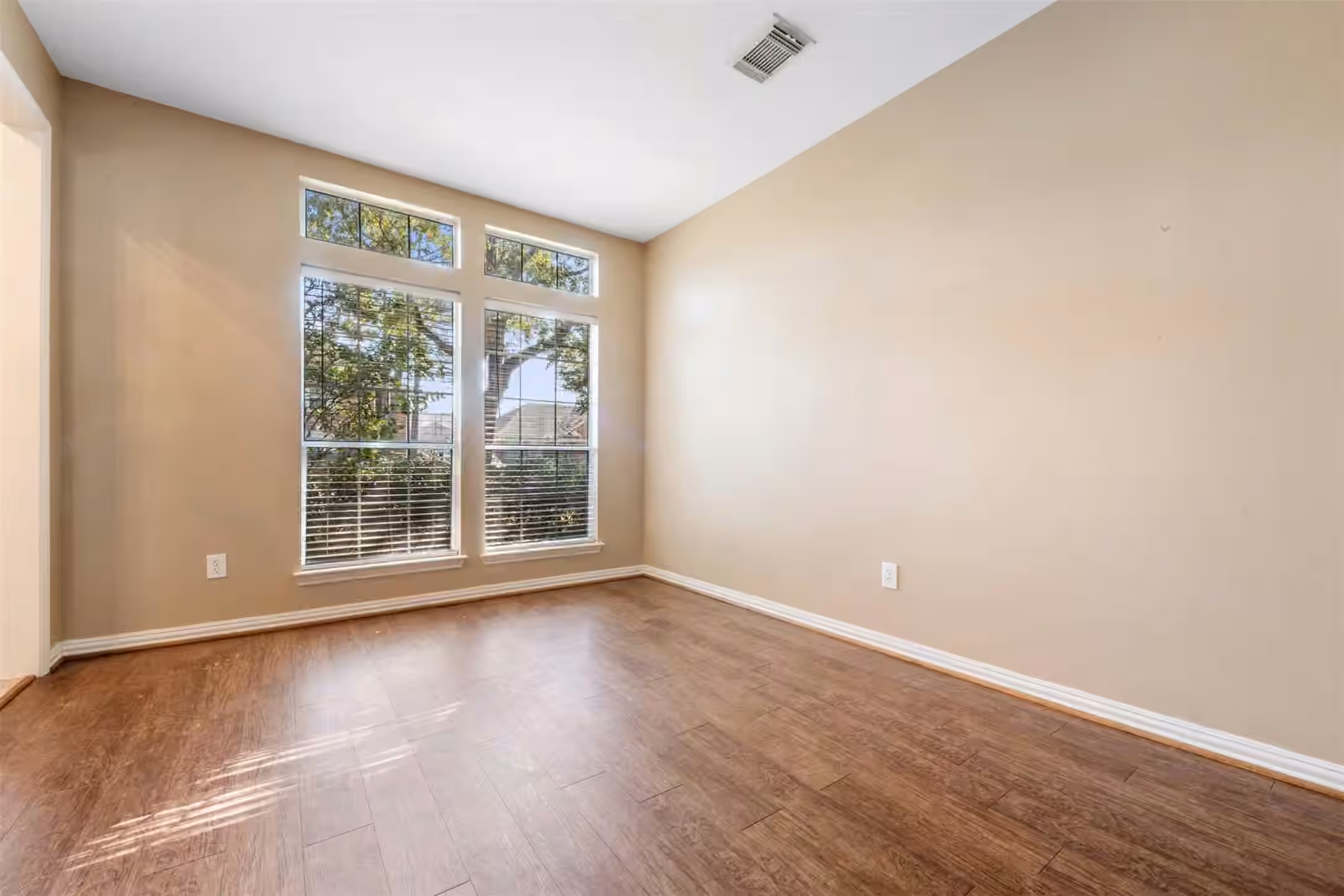 Photo 3 of 7023 Timber Edge Lane, Humble, TX