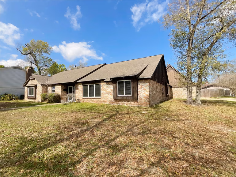 Photo 3 of 443 Bayou View Drive, El Lago, TX