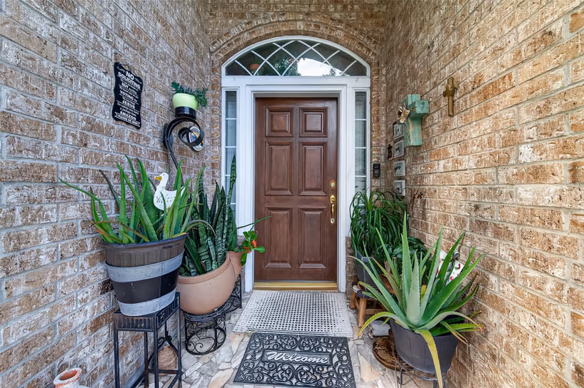 Photo 4 of 6822 Crystal Point Drive, Katy, TX