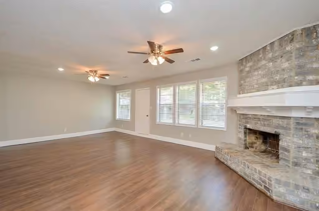 Photo 5 of 13326 Pantano Drive, Houston, TX