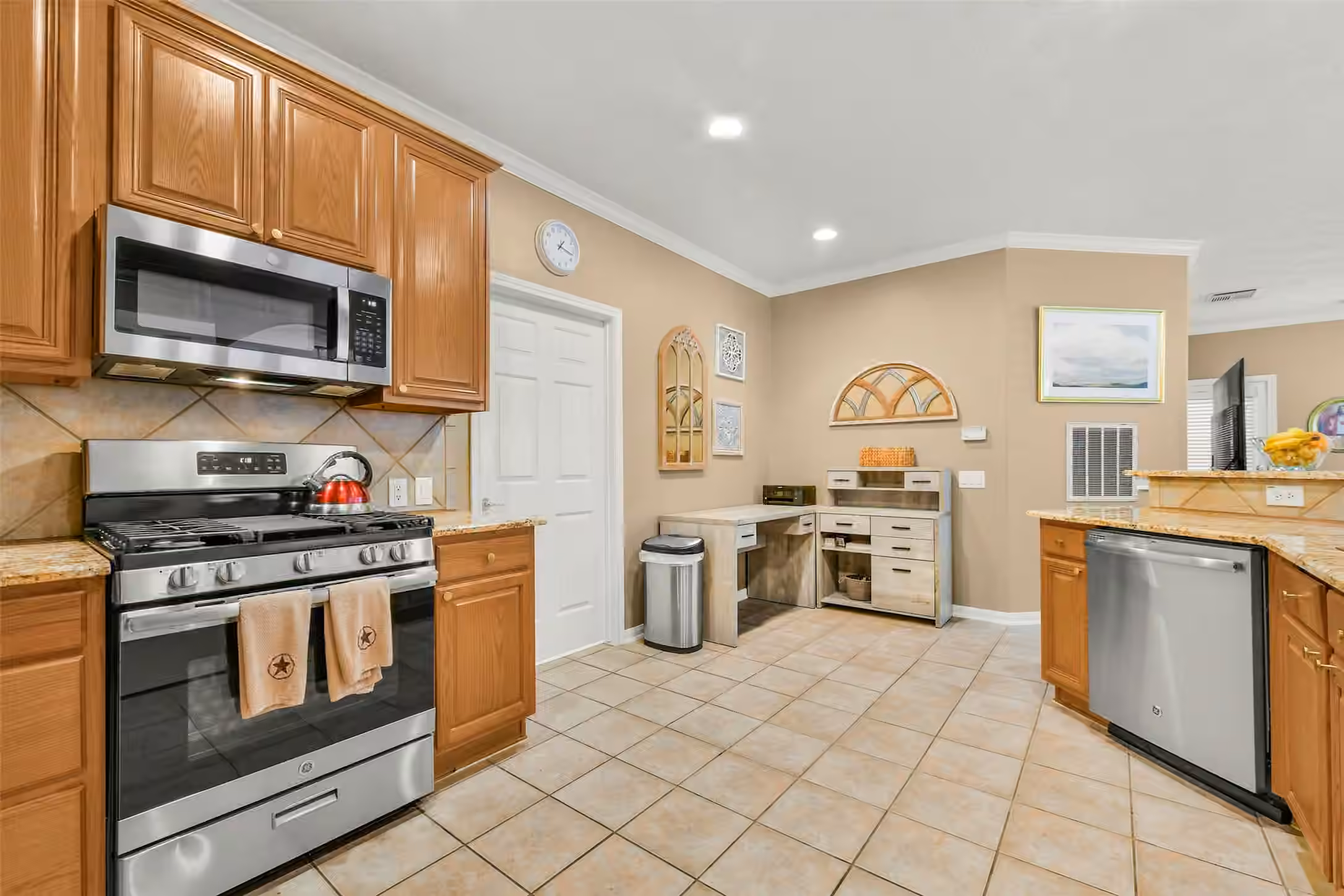 Photo 5 of 2310 Messina Drive, Pearland, TX