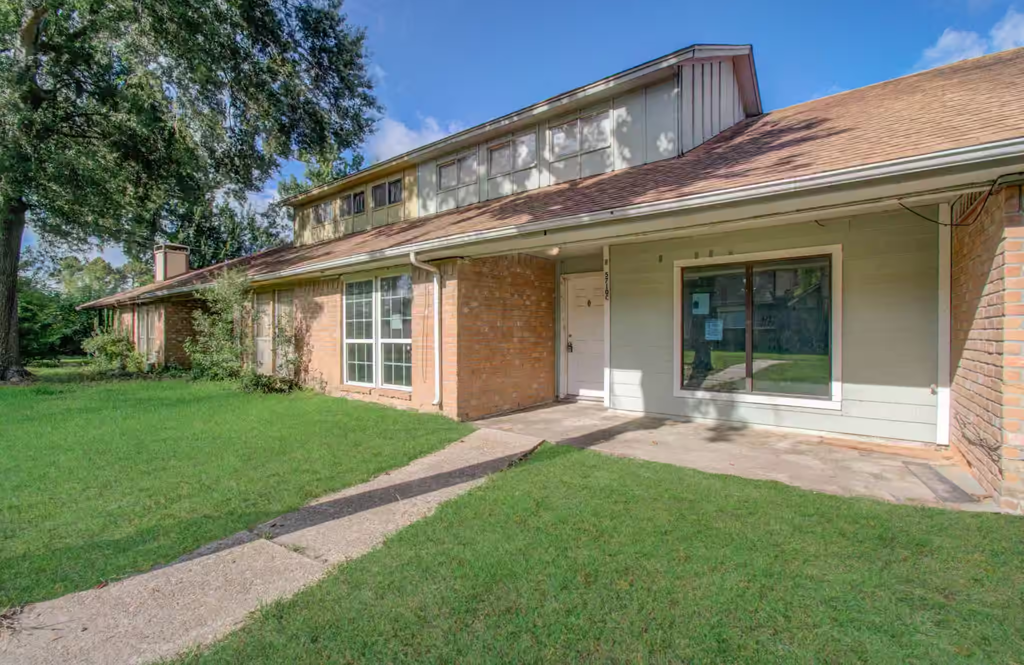 Photo 3 of 5710 Easthampton Drive C, Houston, TX