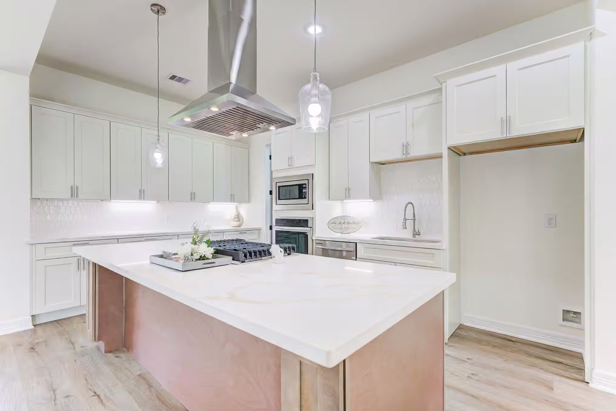 Photo 5 of 1720 Flintlock Court, Angleton, TX