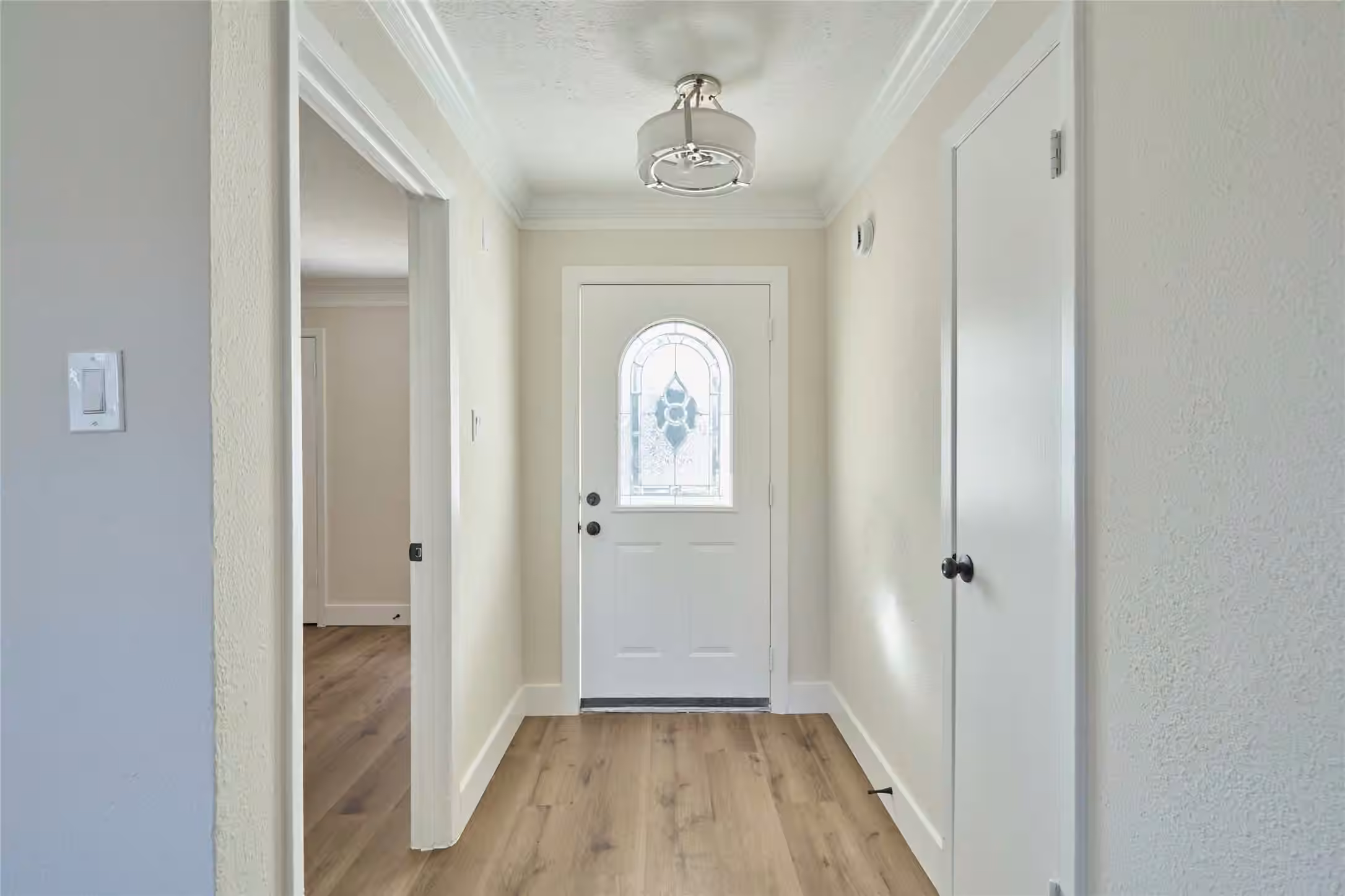 Photo 3 of 6527 Zapata Drive, Houston, TX