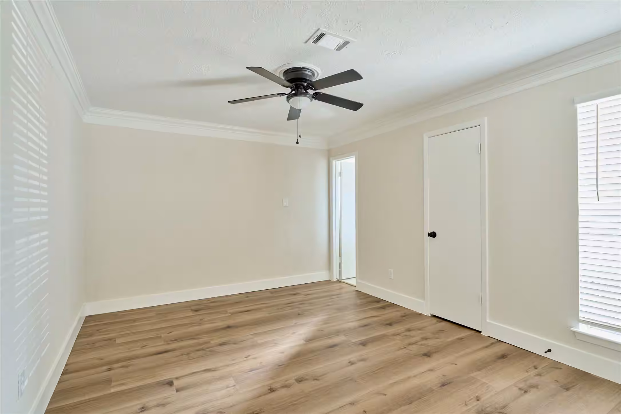 Photo 4 of 6527 Zapata Drive, Houston, TX