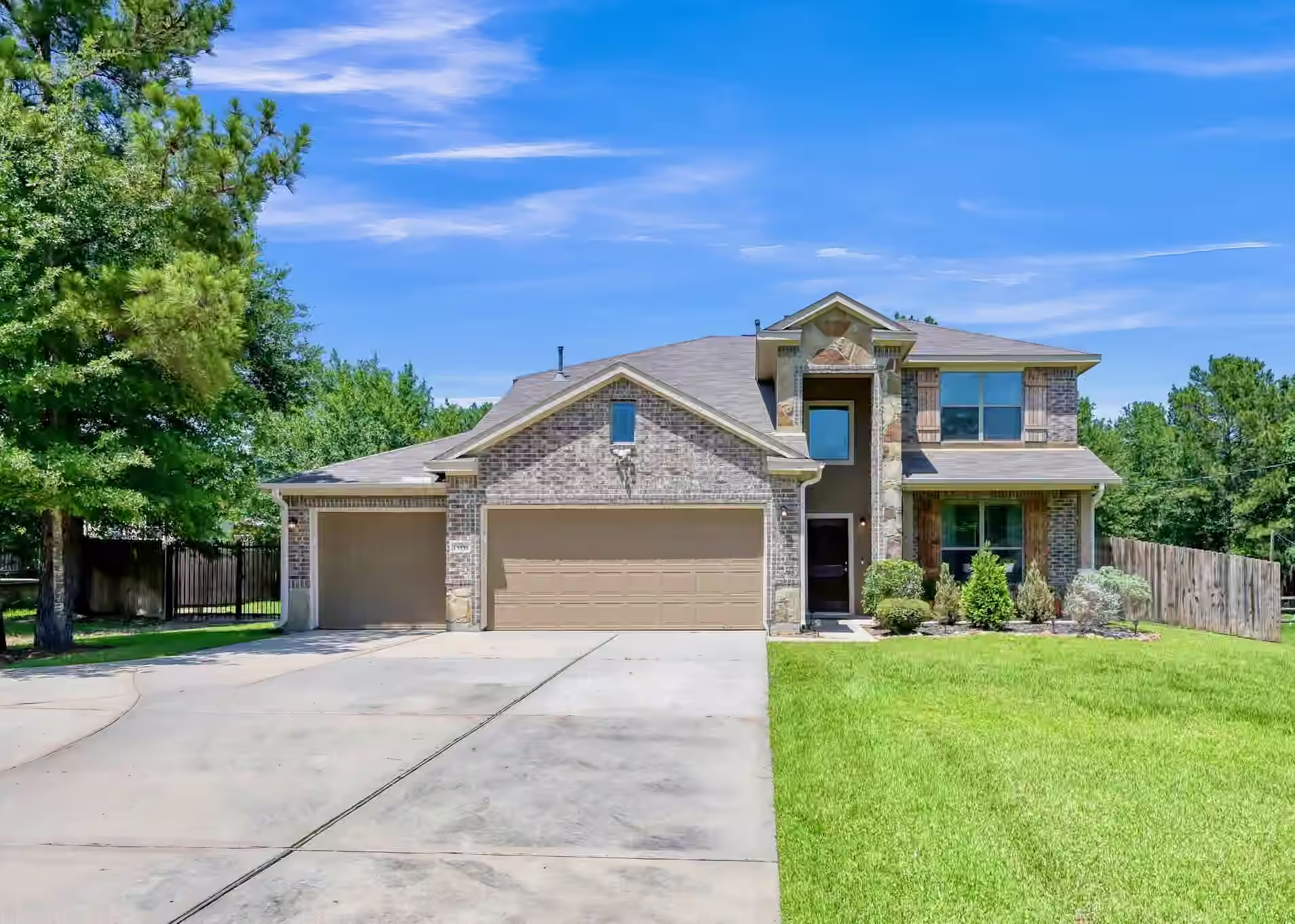 Photo 2 of 13335 Hidden Manor Court, Willis, TX