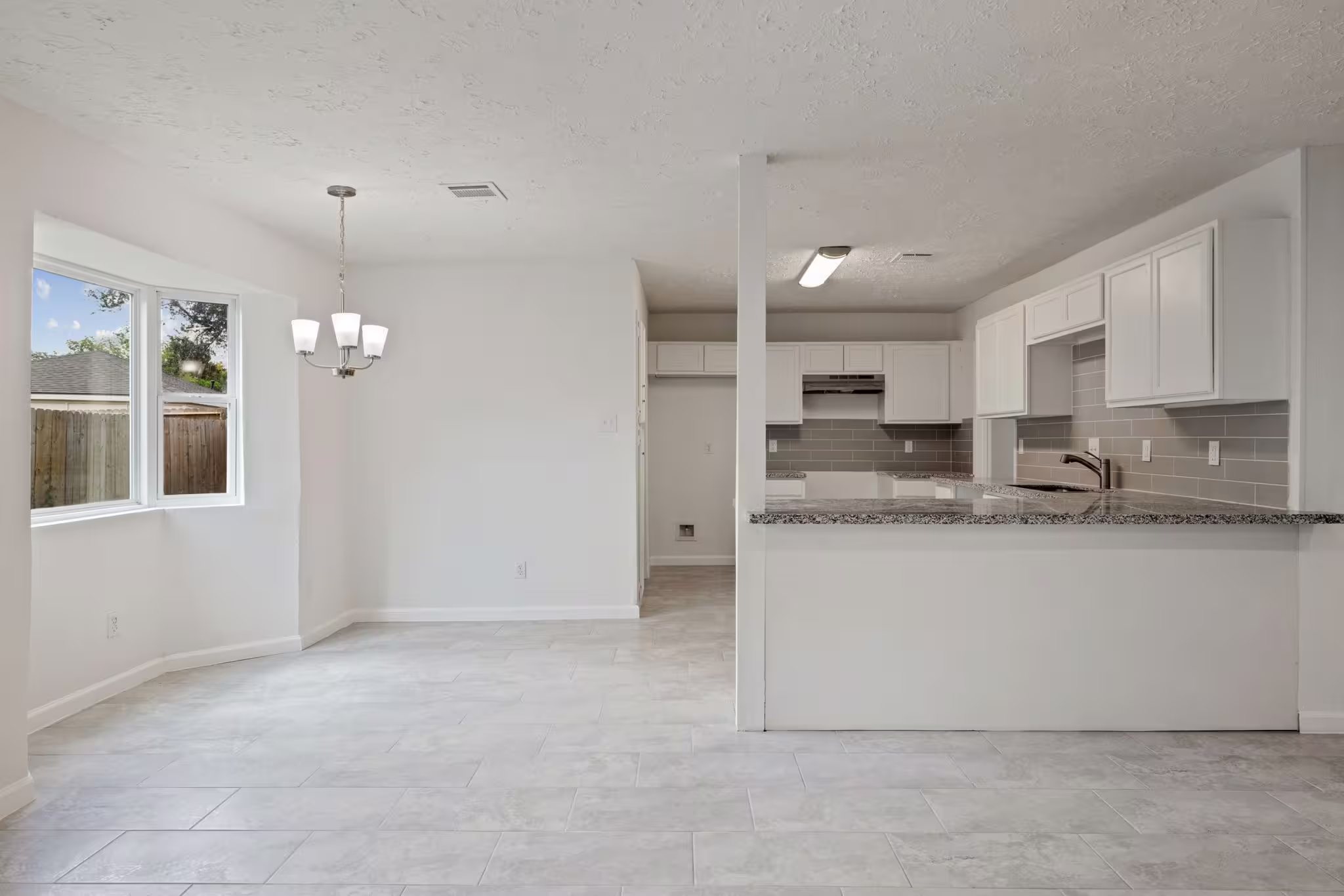 Photo 7 of 9423 Kristin Drive, Houston, TX