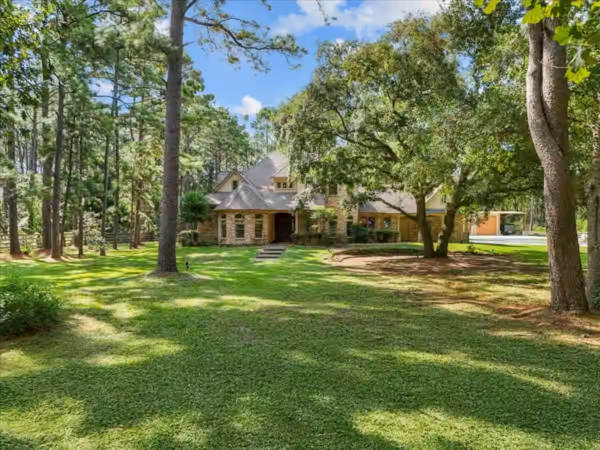 Photo of 7306 Live Oak Circle, Alvin, TX 77511