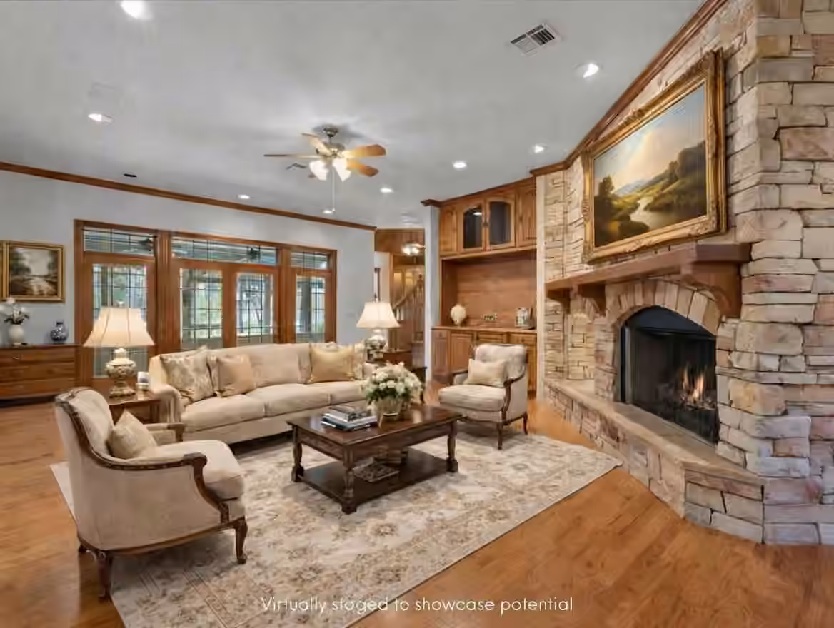 Photo 3 of 7306 Live Oak Circle, Alvin, TX