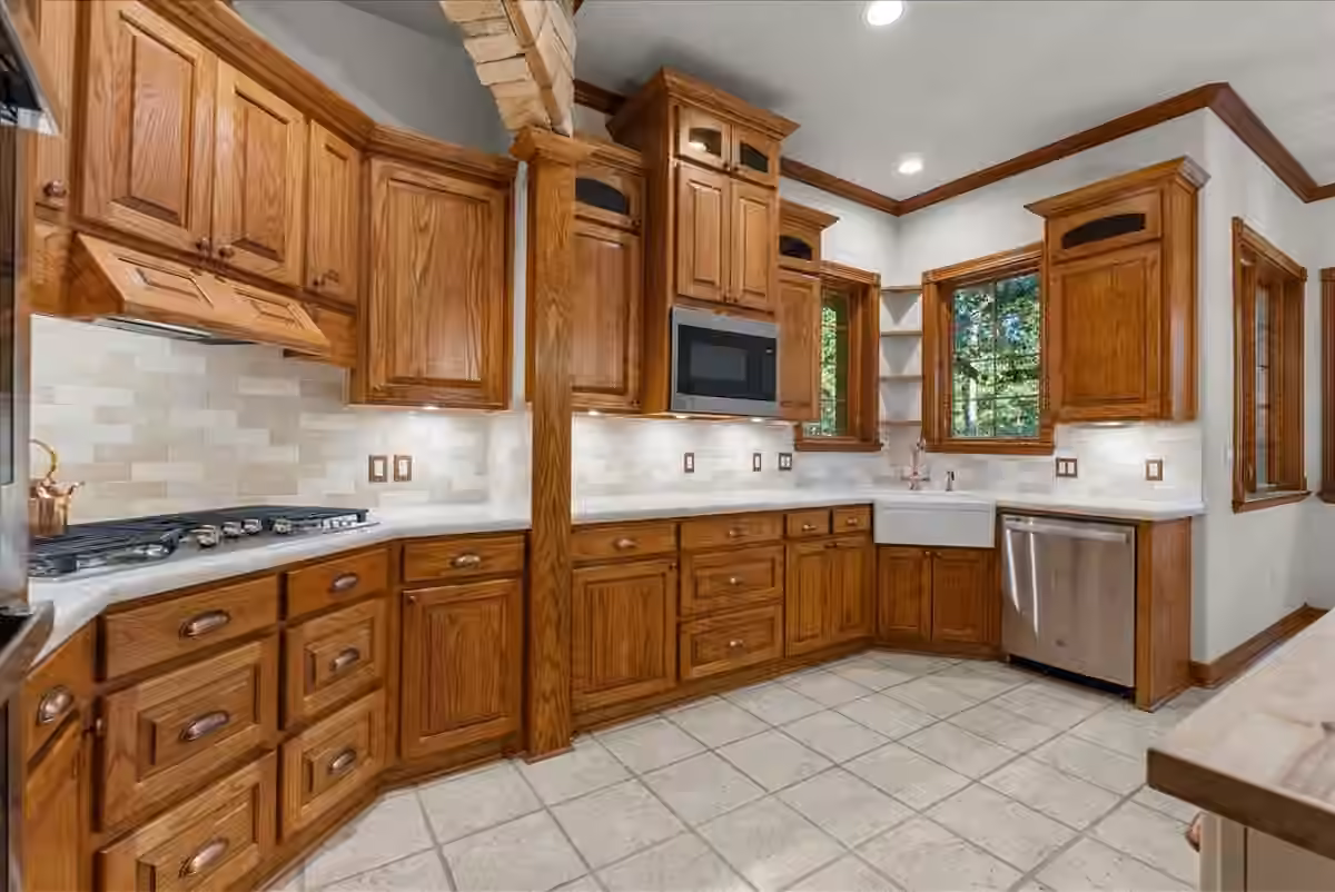 Photo 7 of 7306 Live Oak Circle, Alvin, TX