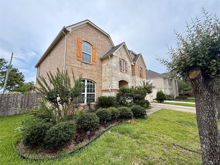 Photo 4 of 12503 PEPPERCREEK LN, Pearland, TX