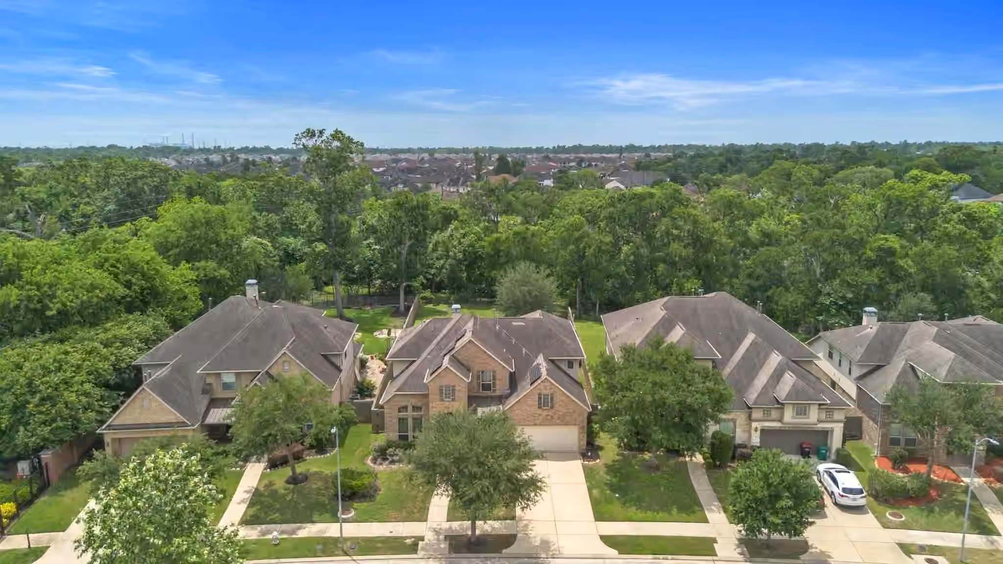 Photo 3 of 5515 Mangrove Creek Lane, Sugar Land, TX