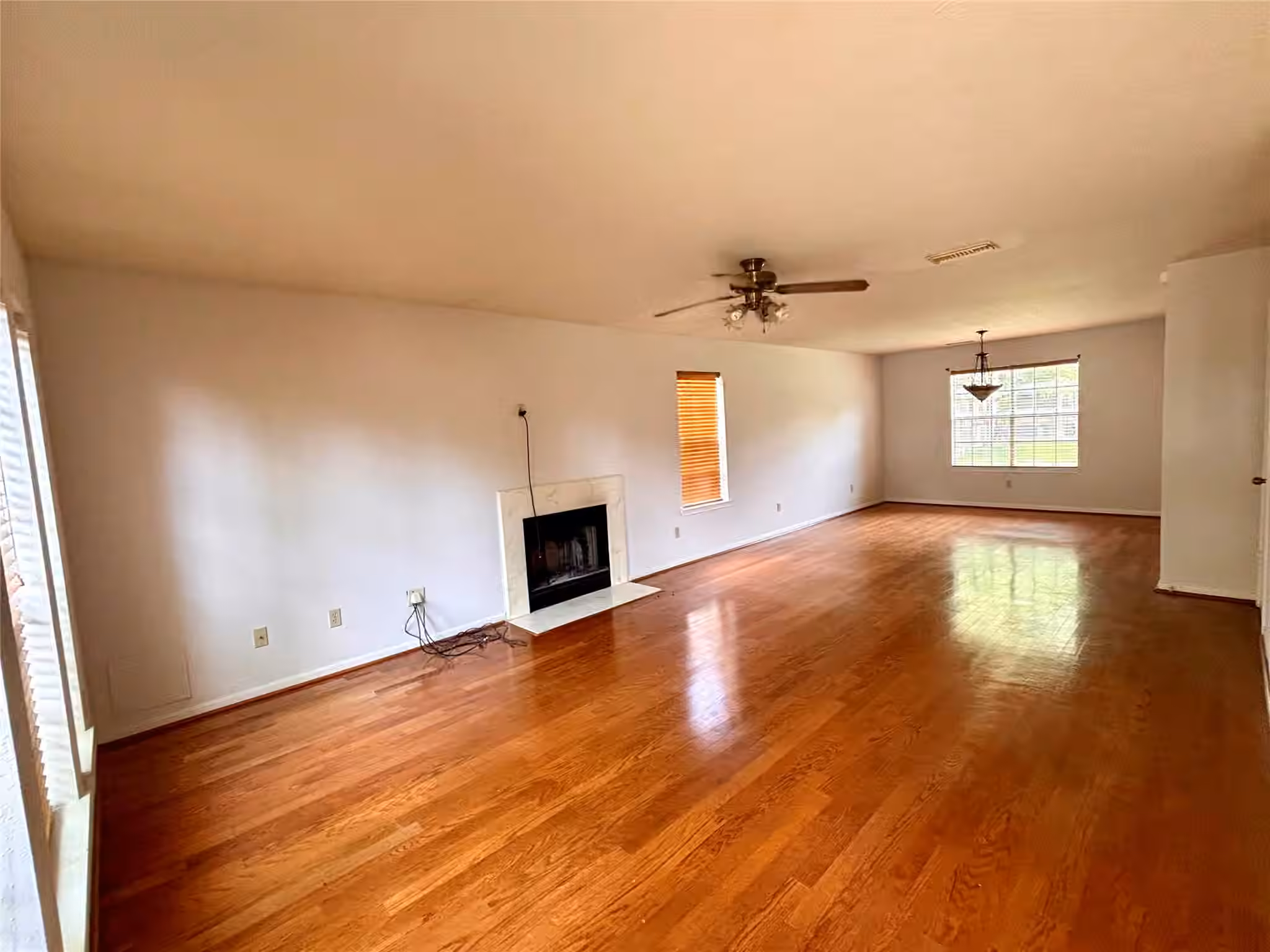 Photo 4 of 2731 Blue Mist Drive, Sugar Land, TX